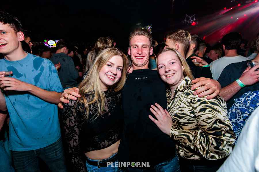 Publiek Bewerkt    (78)